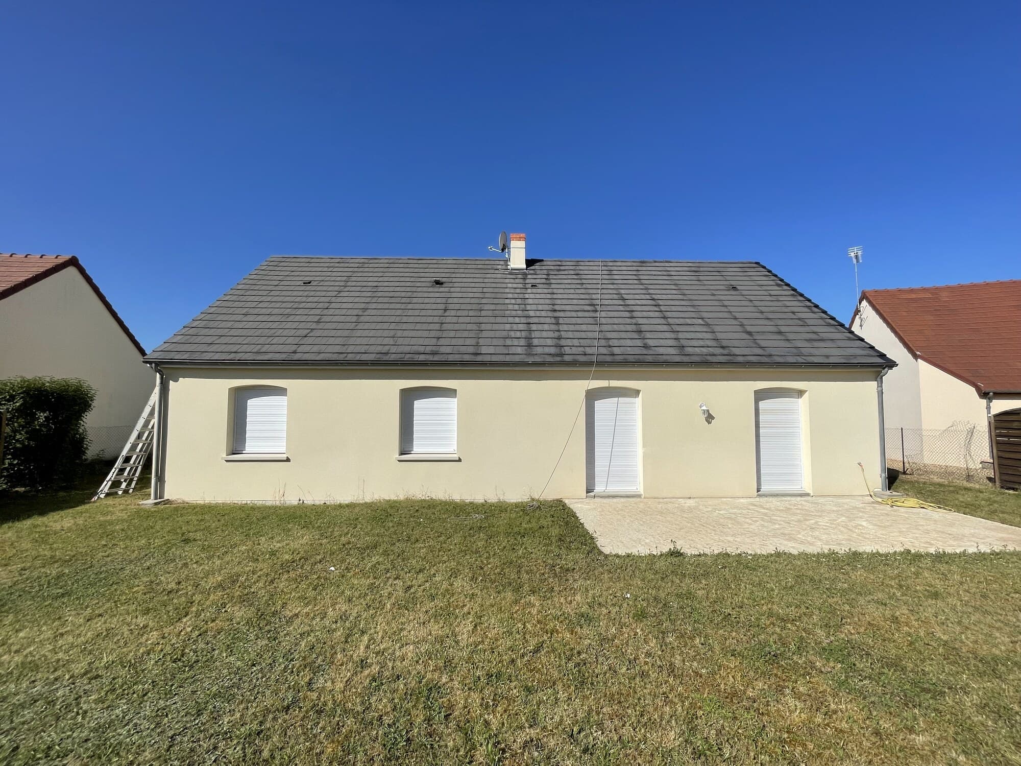 Maison individuelle vue depuis le jardin